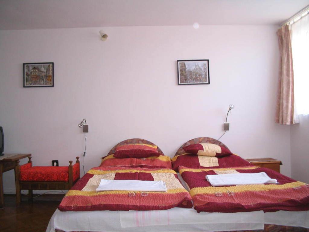 Hotel Burg Eger Esterno foto